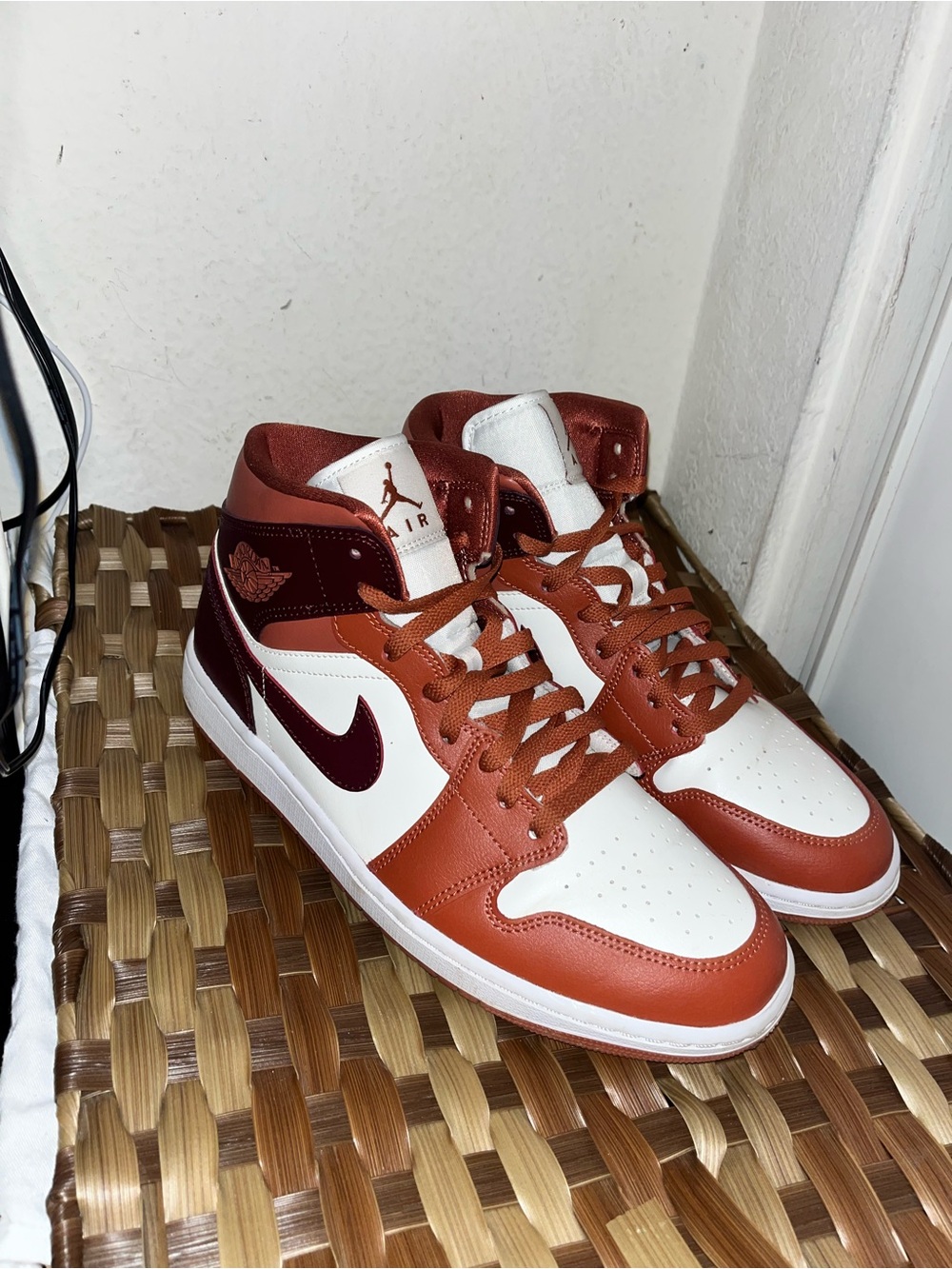 Nike Air Jordan 1 Mid Sneakers